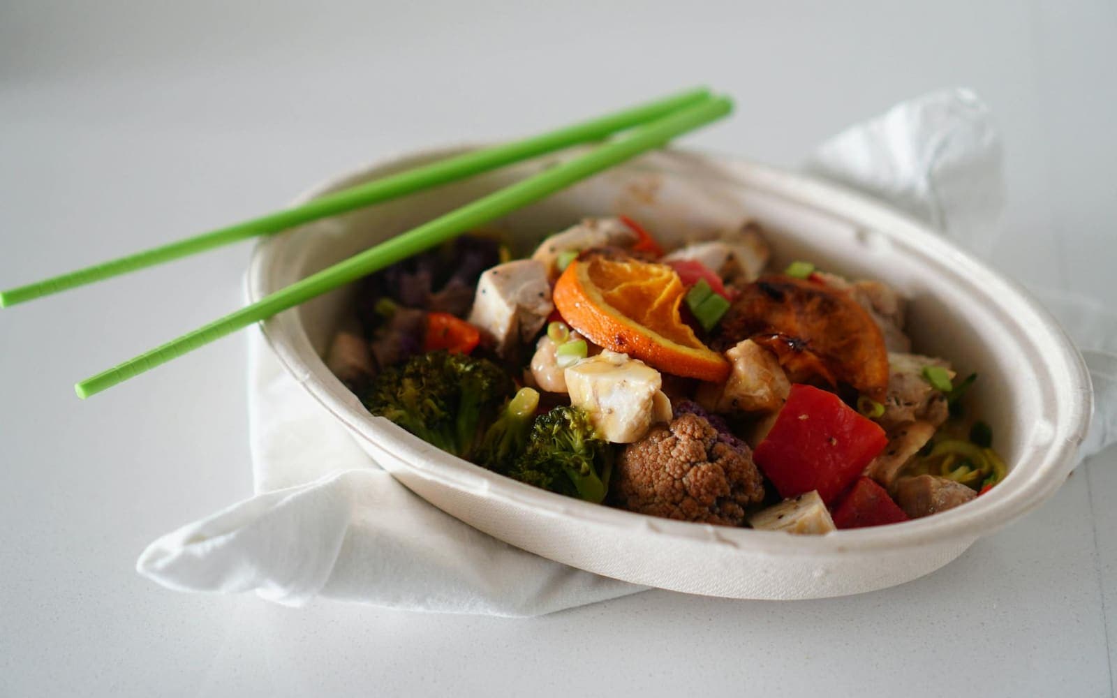 B12 em dieta plant-based: a suplementação é obrigatória?